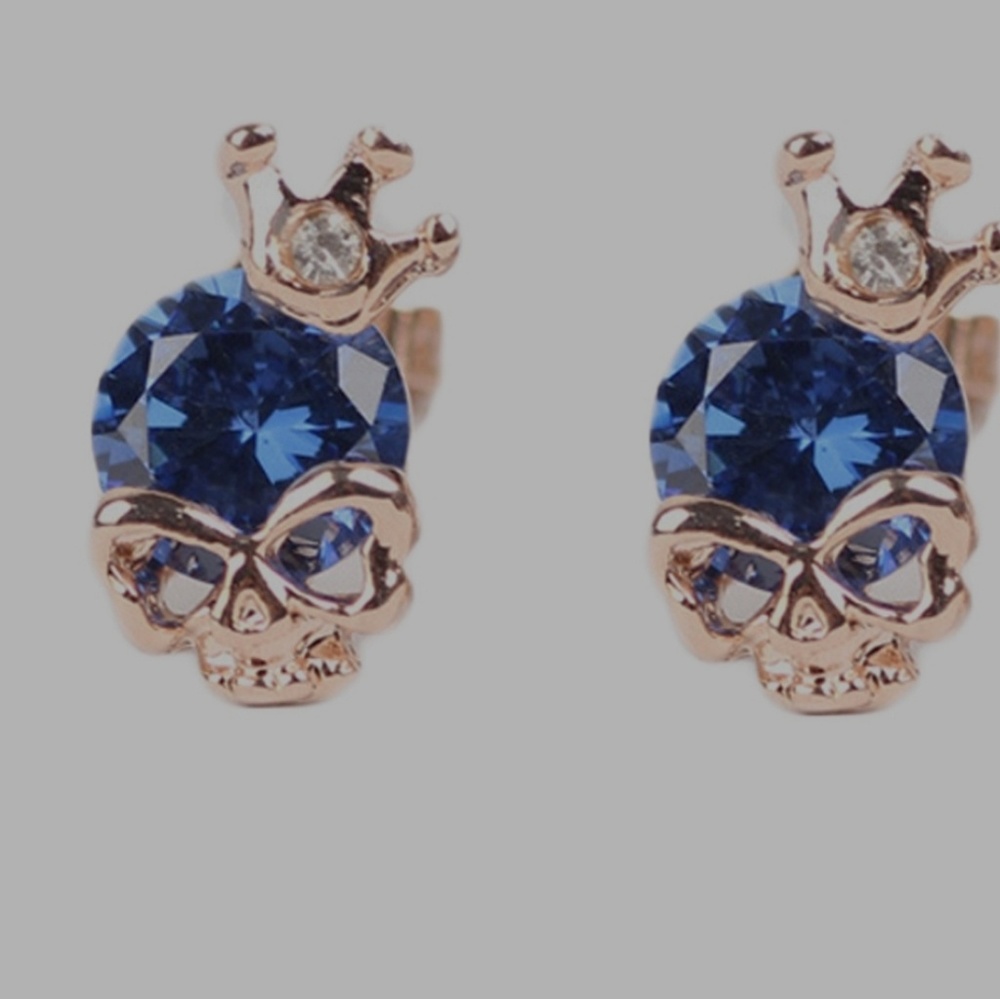 14kt gold plated hypoallergenic skull earrings